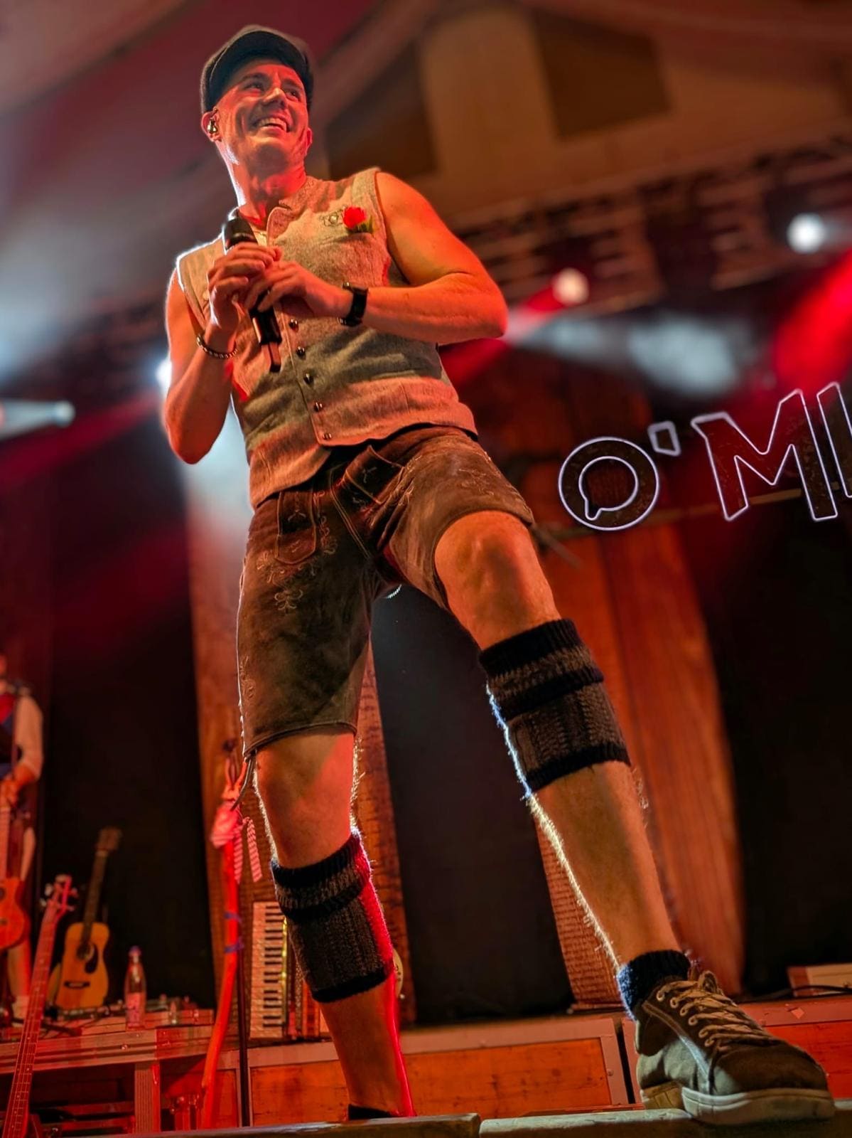 Das ist Peppy. Unser Studio-Hund. Sie ist ein wundervoller Vocalcoaching-Coach. Vor allem bei unsicheren und vorsichtigen Schüler:innen.